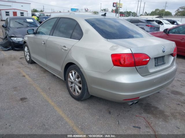 3VWD17AJ2EM257032 Volkswagen Jetta 1.8t Se