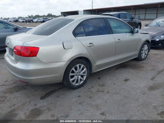 3VWD17AJ2EM257032 Volkswagen Jetta 1.8t Se