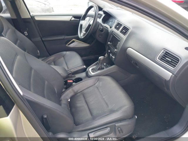 3VWD17AJ2EM257032 Volkswagen Jetta 1.8t Se