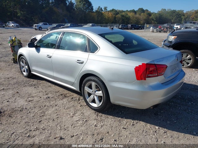 1VWBS7A39EC119530 Volkswagen Passat 1.8t Se