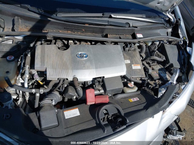 JTDKARFU5K3068641 Toyota Prius Limited