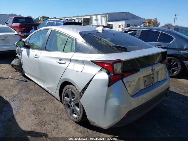 JTDKARFU5K3068641 Toyota Prius Limited
