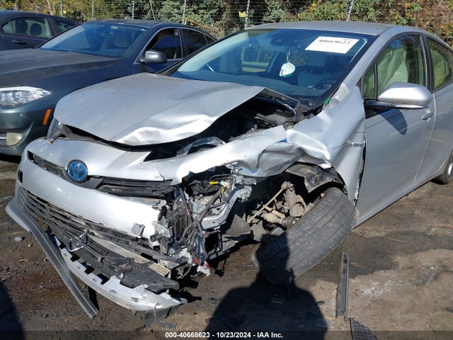 JTDKARFU5K3068641 Toyota Prius Limited
