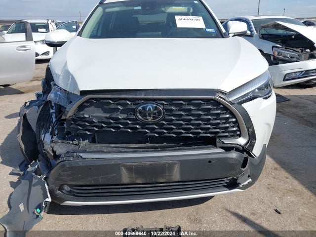 Toyota Corolla Cross Xle 2022 7MUDAAAG0NV005922 Image 11