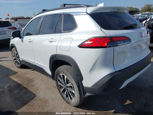 Toyota Corolla Cross Xle 2022 7MUDAAAG0NV005922 Image 3
