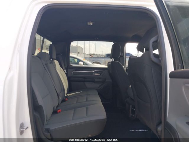 1C6RREFG5NN219052 RAM 1500 Lone Star  4x2 5'7 Box