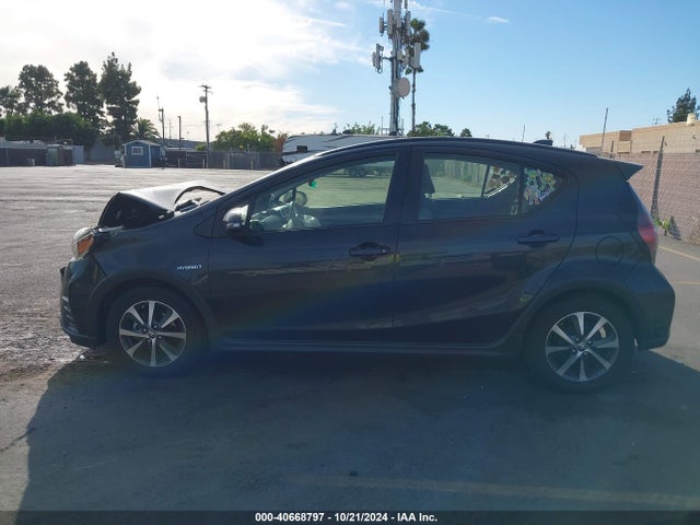 Toyota Prius C Two 2018 JTDKDTB32J1607874 Image 14