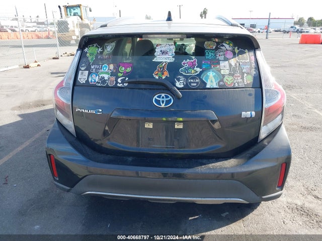 Toyota Prius C Two 2018 JTDKDTB32J1607874 Image 16