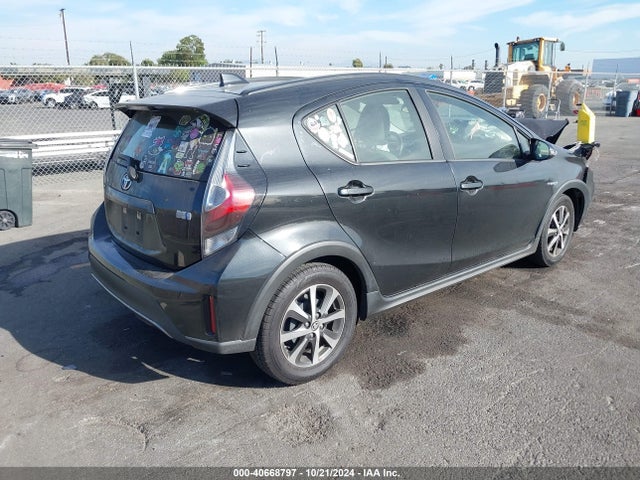JTDKDTB32J1607874 Toyota Prius C Two