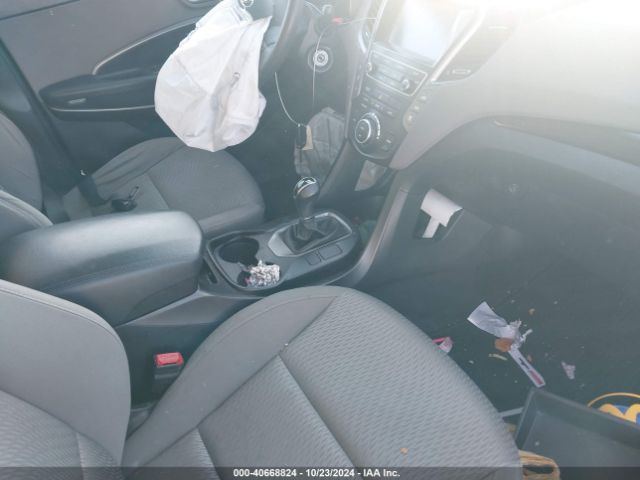KM8SMDHF6HU226881 Hyundai Santa Fe Se