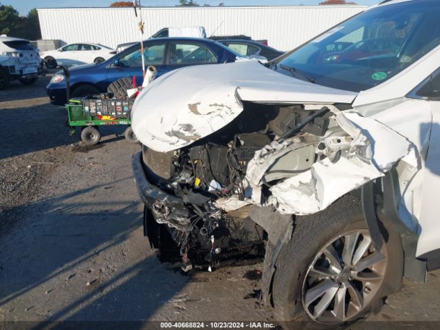 KM8SMDHF6HU226881 Hyundai Santa Fe Se