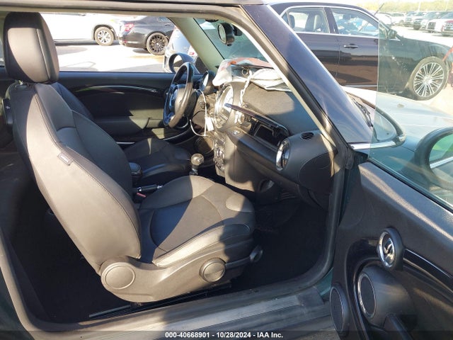 2011 MINI COOPER WMWSU3C57BT091837 Photo 4