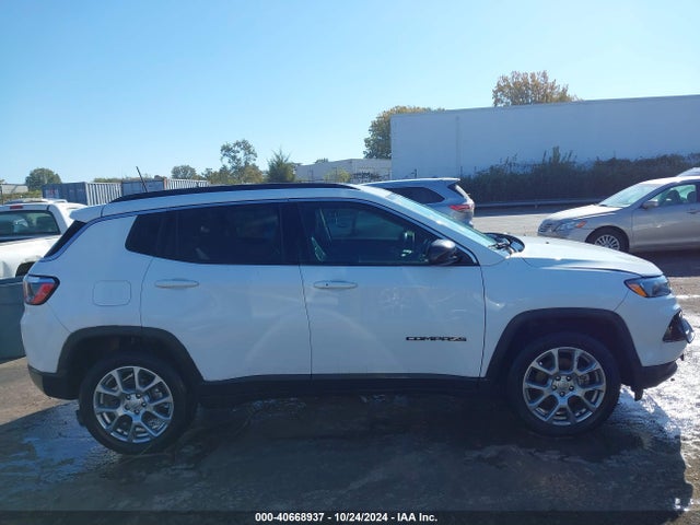 Jeep Compass Latitude Lux 4x4 2022 3C4NJDFB2NT129130 Image 13