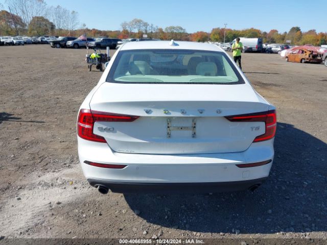 7JR102FK4MG096321 Volvo S60 T5 Momentum