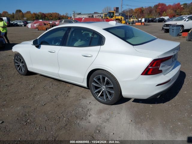 7JR102FK4MG096321 Volvo S60 T5 Momentum