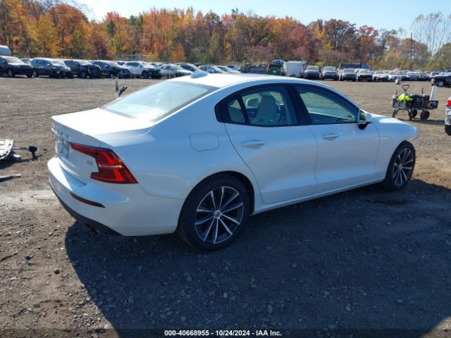 7JR102FK4MG096321 Volvo S60 T5 Momentum