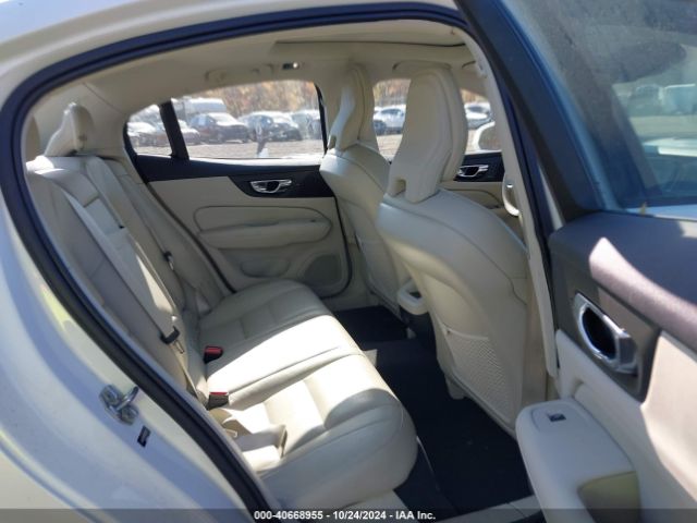 7JR102FK4MG096321 Volvo S60 T5 Momentum