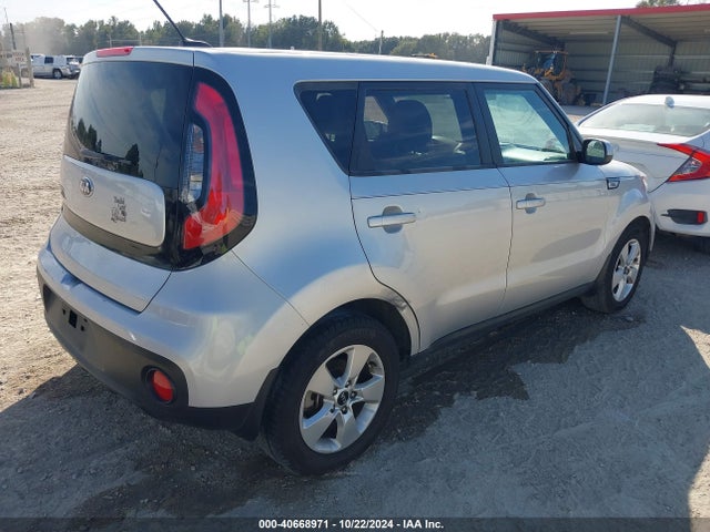 KIA Soul 2018 KNDJN2A28J7596467 Image 4