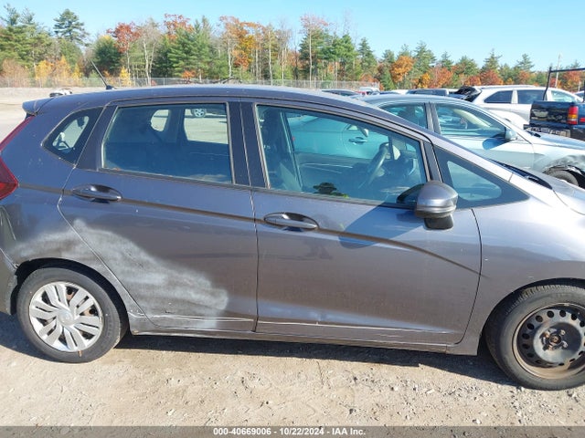 Honda FIT LX 2015 3HGGK5H54FM710841 Image 13