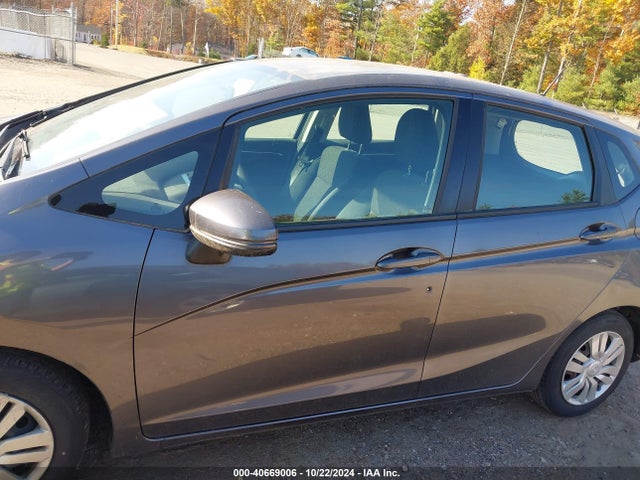 Honda FIT LX 2015 3HGGK5H54FM710841 Image 14