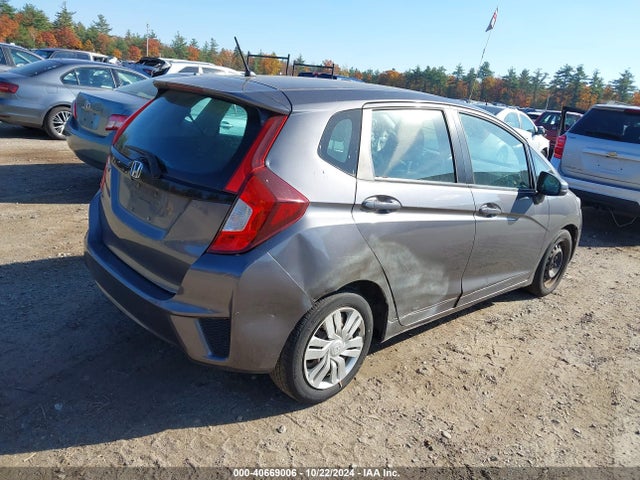 Honda FIT LX 2015 3HGGK5H54FM710841 Image 4