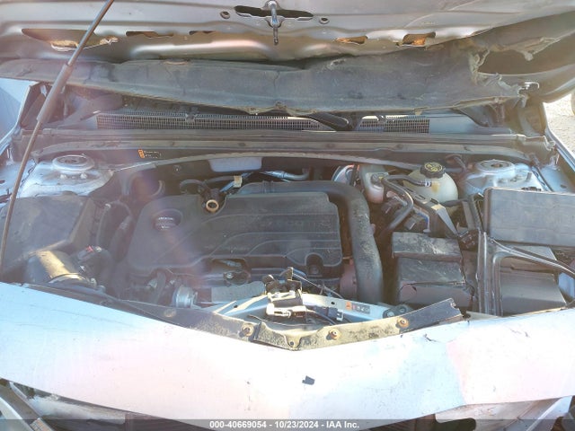 1G1ZD5STXJF103272 Chevrolet MALIBU LT
