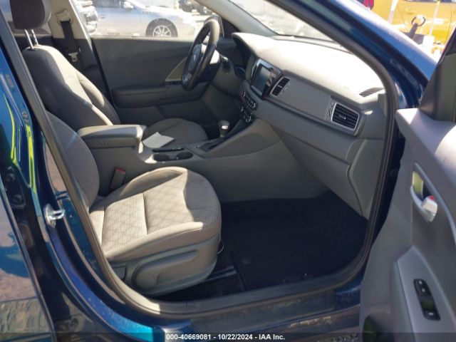KNDCB3LCXJ5125218 KIA NIRO LX
