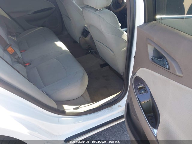 Chevrolet MALIBU 1LT 2017 1G1ZE5ST4HF264885 Image 8