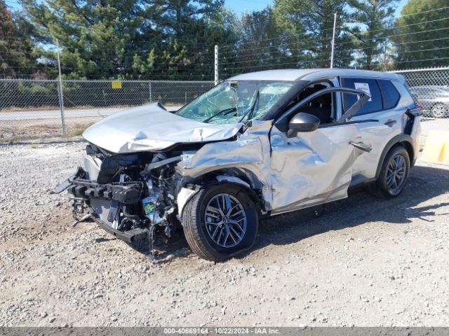 5N1BT3AA1RC704837 Nissan Rogue S Fwd