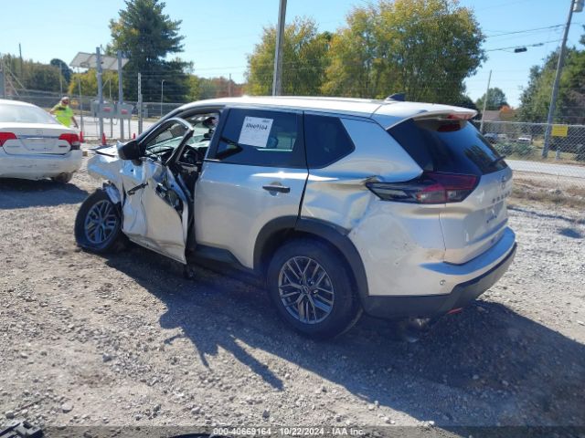 5N1BT3AA1RC704837 Nissan Rogue S Fwd