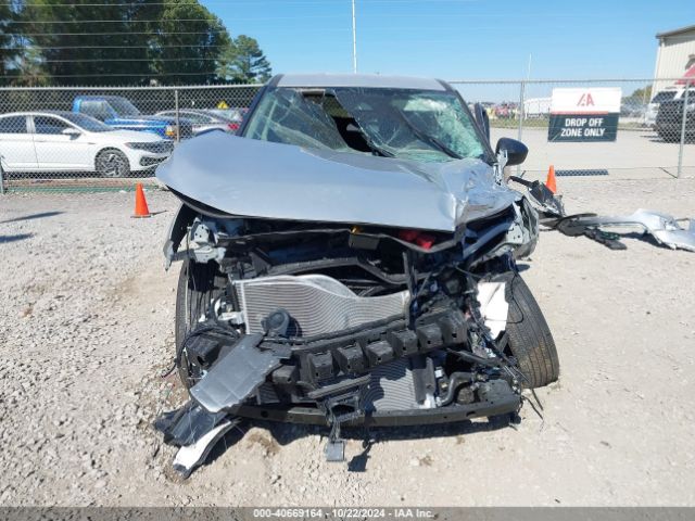 5N1BT3AA1RC704837 Nissan Rogue S Fwd