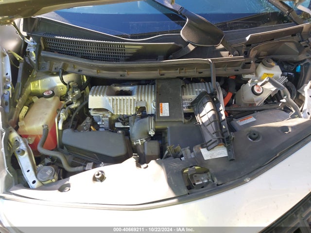 Toyota Prius V Three 2017 JTDZN3EU8HJ067151 Image 10