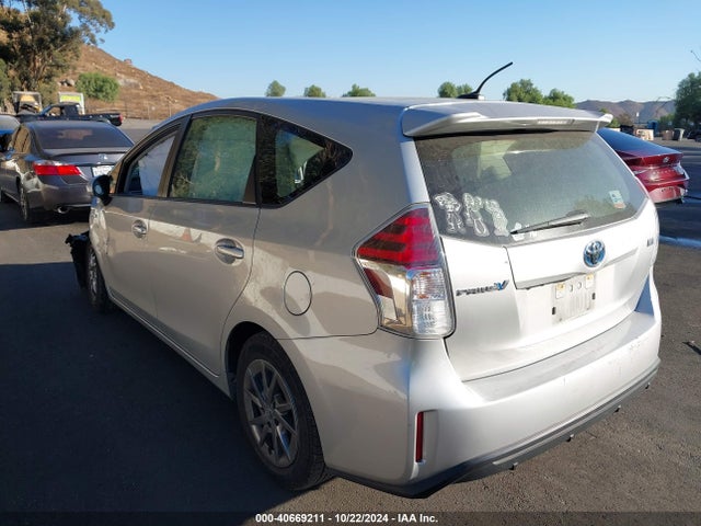 Toyota Prius V Three 2017 JTDZN3EU8HJ067151 Image 3