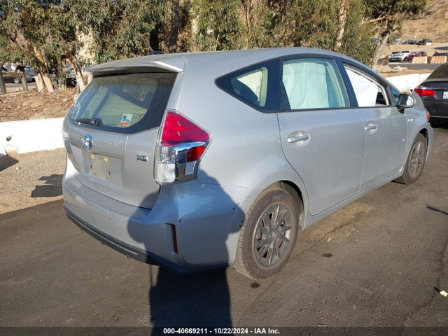 Toyota Prius V Three 2017 JTDZN3EU8HJ067151 Image 4