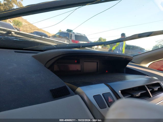 Toyota Prius V Three 2017 JTDZN3EU8HJ067151 Image 7