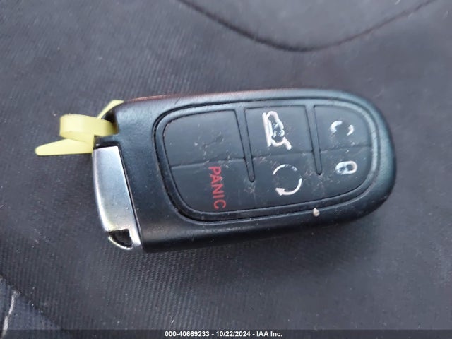 Jeep Cherokee Latitude 2015 1C4PJMCS9FW504861 Image 11