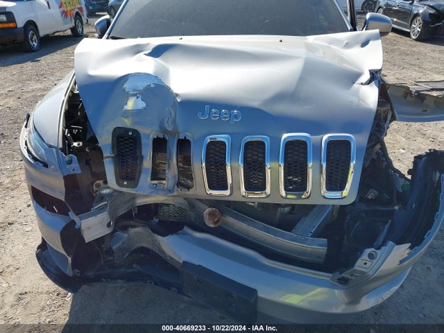 Jeep Cherokee Latitude 2015 1C4PJMCS9FW504861 Image 6