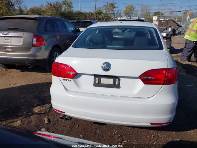 3VW2K7AJ6EM426988 Volkswagen Jetta 2.0l S