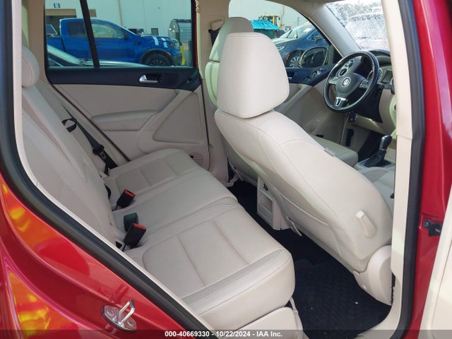 WVGAV3AX4EW078655 Volkswagen Tiguan Sel