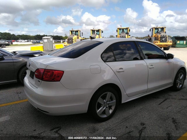 3VWLL7AJ2EM266867 Volkswagen Jetta 2.0l Tdi