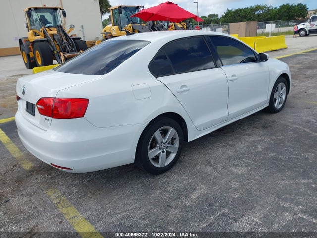 3VWLL7AJ2EM266867 Volkswagen Jetta 2.0l Tdi
