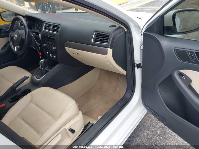 3VWLL7AJ2EM266867 Volkswagen Jetta 2.0l Tdi