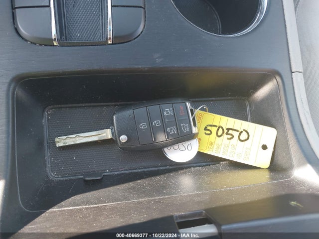 KIA SEDONA LX 2019 KNDMB5C17K6564810 Image 11