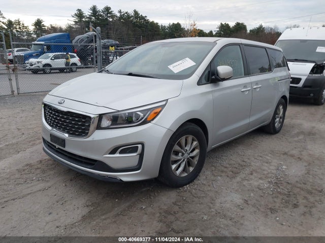 KIA SEDONA LX 2019 KNDMB5C17K6564810 Image 2