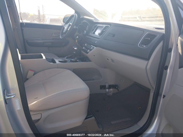 KIA SEDONA LX 2019 KNDMB5C17K6564810 Image 5