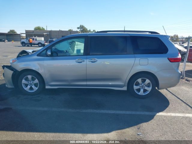 5TDKZ3DC8KS016144 Toyota Sienna Le 8 Passenger