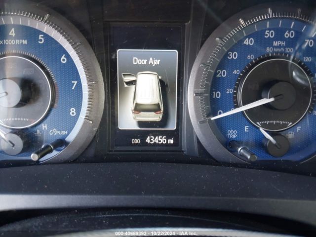 5TDKZ3DC8KS016144 Toyota Sienna Le 8 Passenger