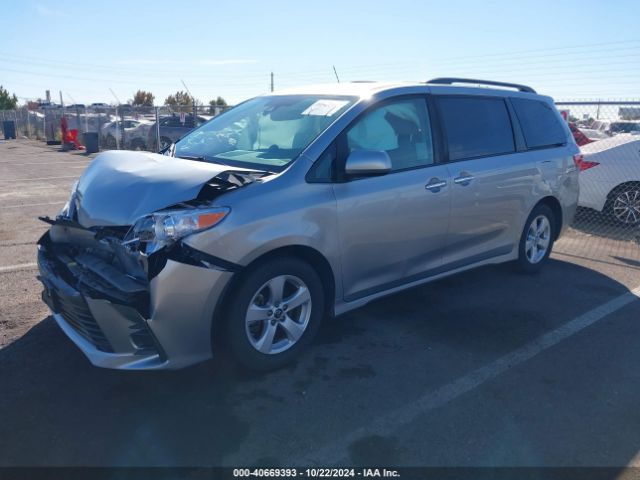 5TDKZ3DC8KS016144 Toyota Sienna Le 8 Passenger