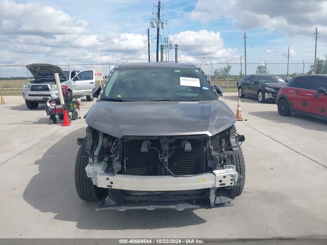 5TDKKRFH6FS070936 Toyota Highlander Xle V6