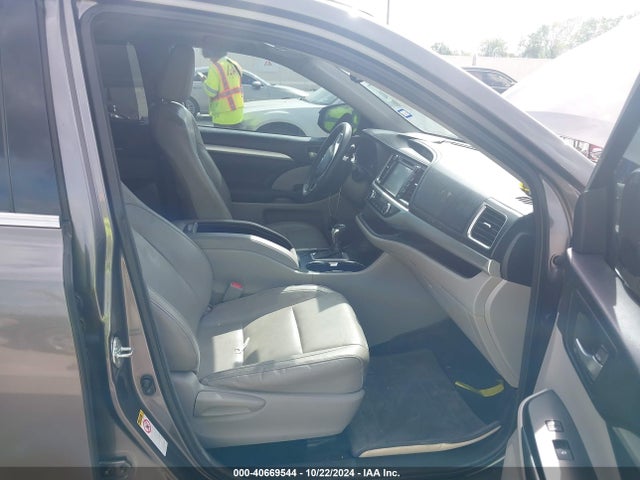 5TDKKRFH6FS070936 Toyota Highlander Xle V6